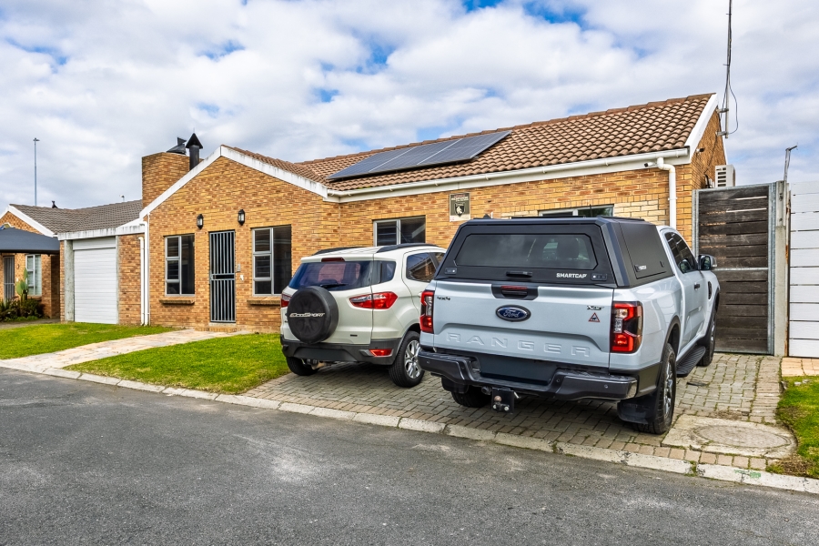 3 Bedroom Property for Sale in Aurora Western Cape